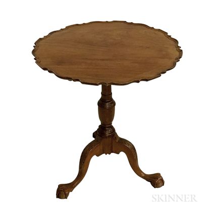 Chippendale-style Carved Mahogany Piecrust Dish-top Tea Table