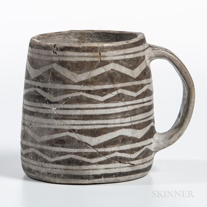 Mesa Verde Black-on-white Mug