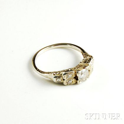 12kt White Gold and Diamond Ring