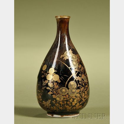 Japanese Kutani-Ware Glazed and Gilded Porcelain Bud Vase
