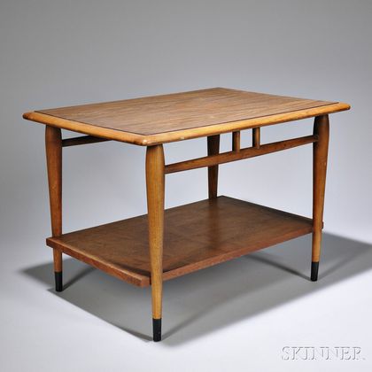 Mid-century Modern End Table, Lane, Virginia, mid-20th century, the rectangular top with banded framework, on spindle side stretchers a