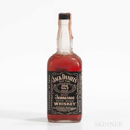 Jack Daniels, 1 4/5 quart bottle 