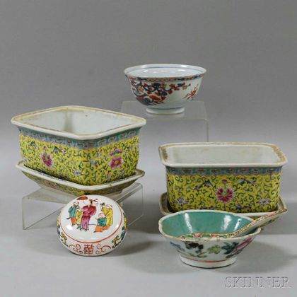 Eight Asian Ceramic Items