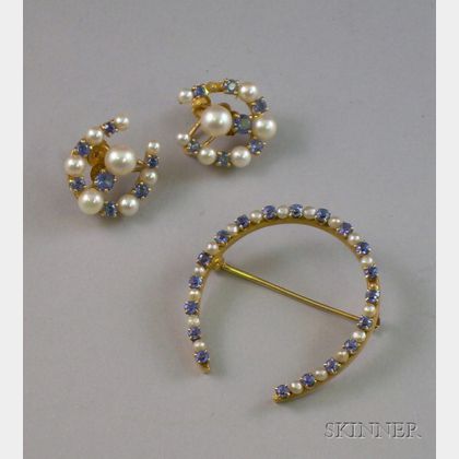 Krementz 14kt Gold, Sapphire and Seed Pearl Horseshoe Pin and a Pair of Similar Earrings. 