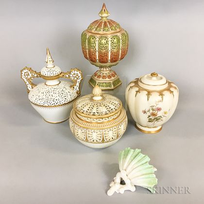 Five Worcester Porcelain Items