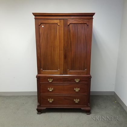Chippendale-style Mahogany Linen Press