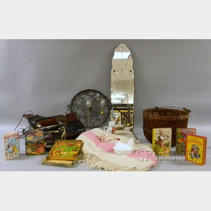 Small Lot of Decorative Items