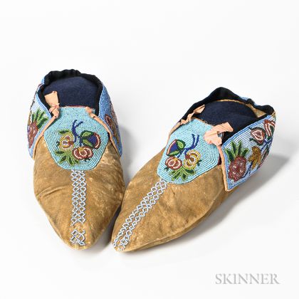 Chippewa Floral Beaded Hide Moccasins
